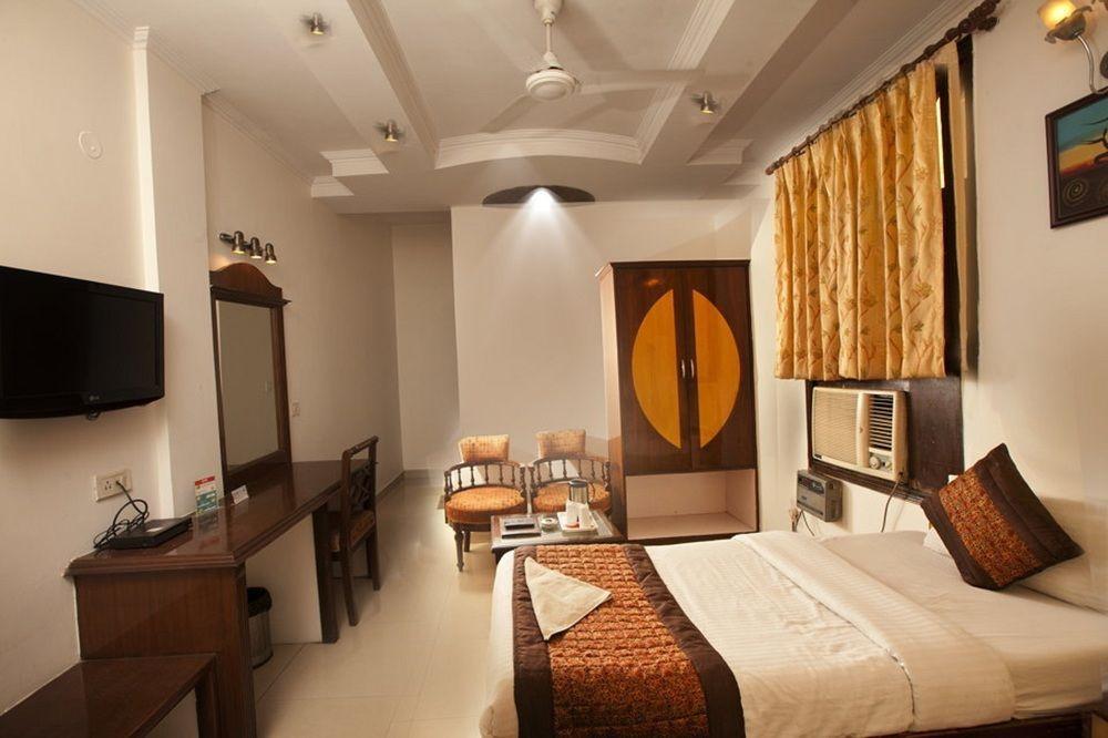 Treebo Paras International Delhi (National Capital Territory of India) Exterior foto
