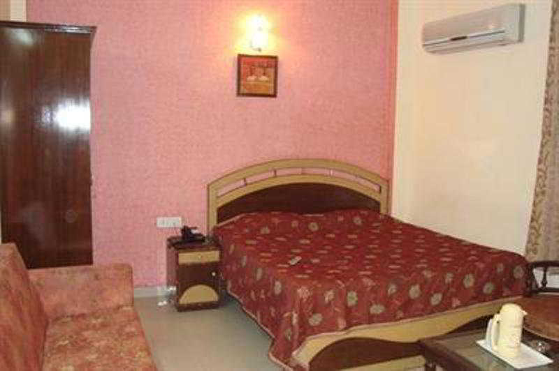 Treebo Paras International Delhi (National Capital Territory of India) Exterior foto