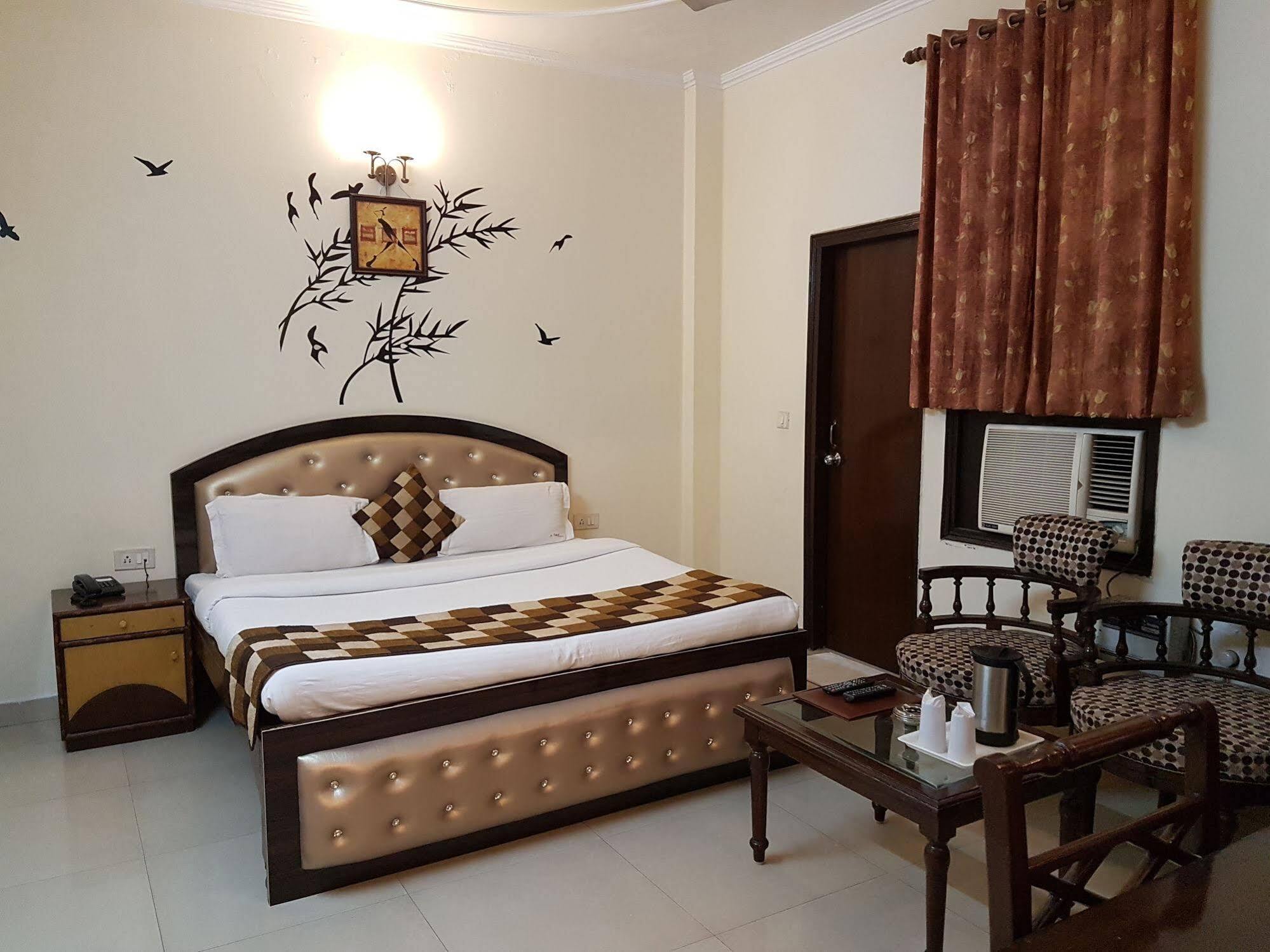 Treebo Paras International Delhi (National Capital Territory of India) Exterior foto